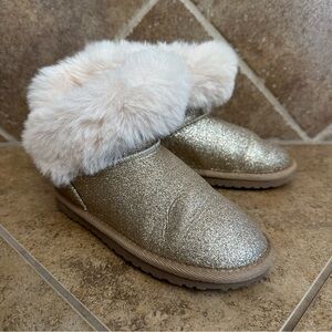 The Children’s Place Girls Teddy Boots Size 1 Gold Glitter Faux Fur Lined EUC!